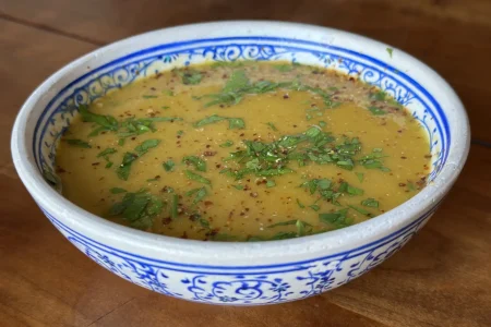 Pompoensoep met linzen en kokosmelk